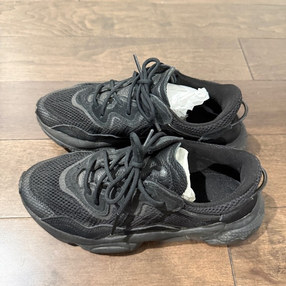 Adidas Ozweego Sneaker US W7 - Picture 3 of 6